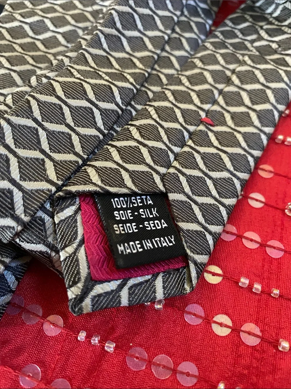Escada 💯 Silk Made in Italy 🇮🇹 Textured Subtle Shimmer Luxury Rare Tie NWOT